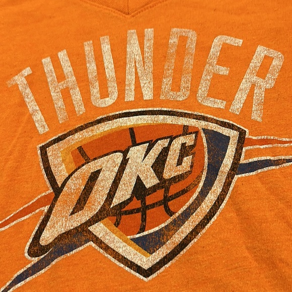 OKC Thunder size M short sleeve adidas tee - Picture 3 of 10